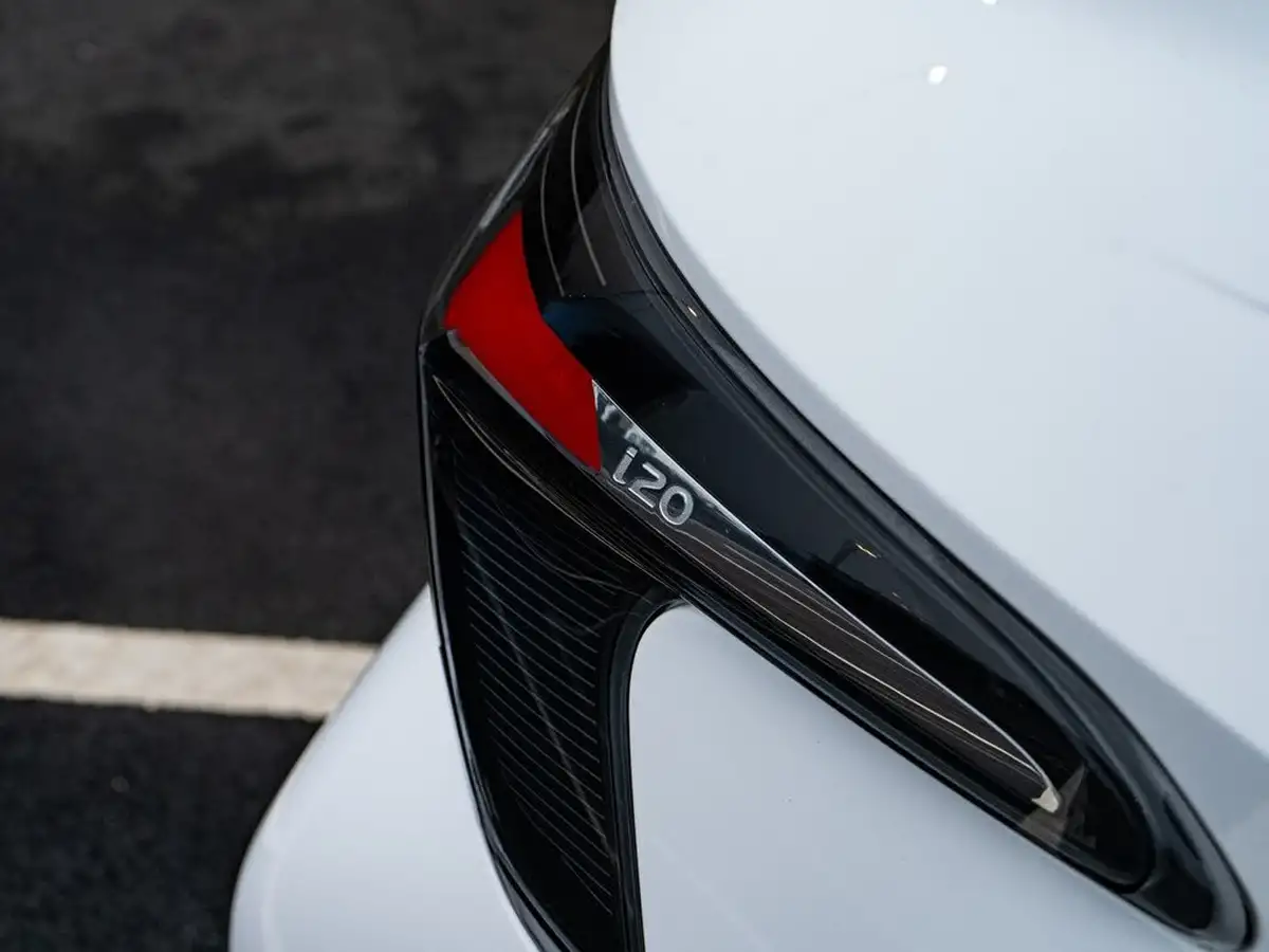 2023-hyundai-i20-10-t-gdi-n-line-dct-big-9