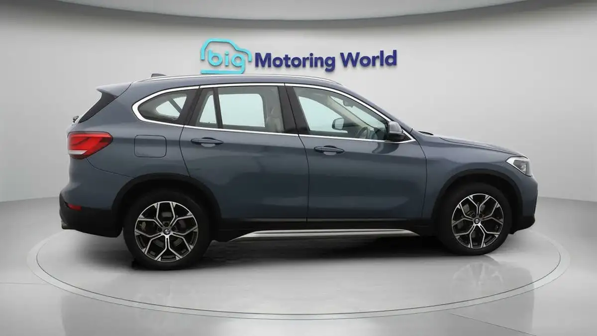 2019-bmw-x1-20-xdrive20i-xline-big-8