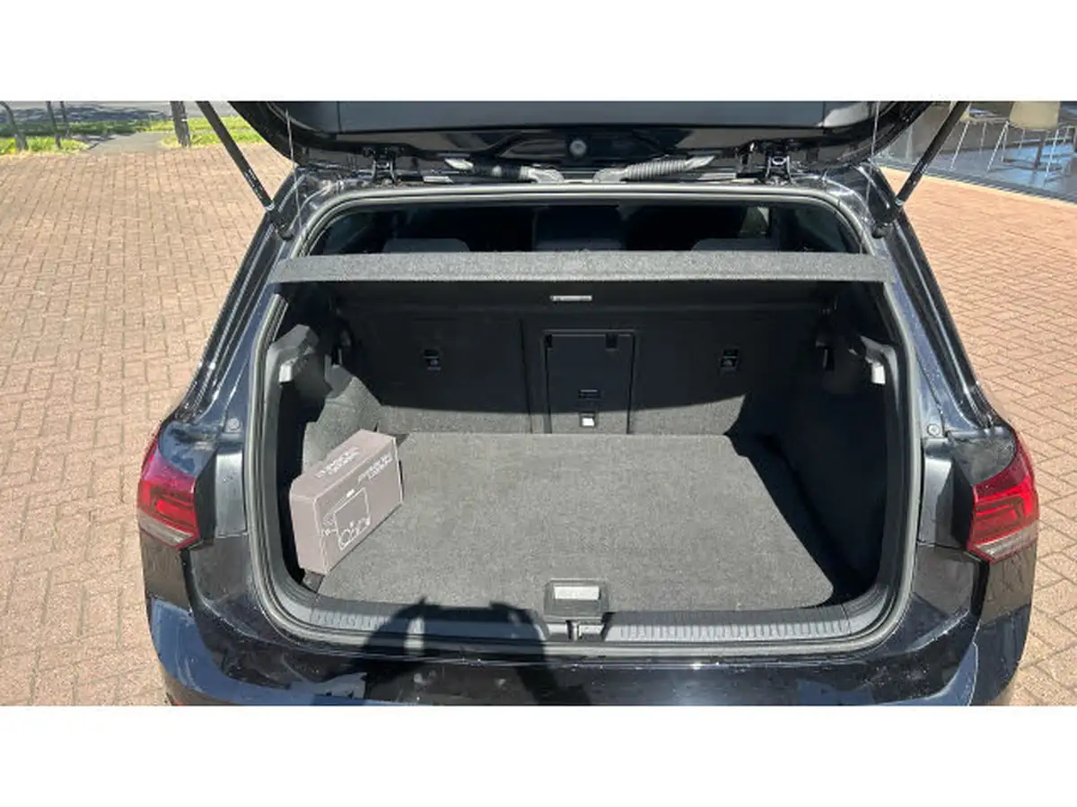 2022-volkswagen-golf-15-tsi-r-line-150ps-hatchback-big-3