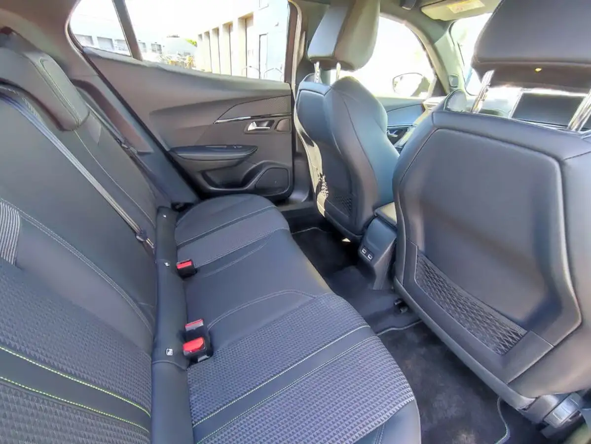 2020-peugeot-2008-suv-12-puretech-gt-line-big-19