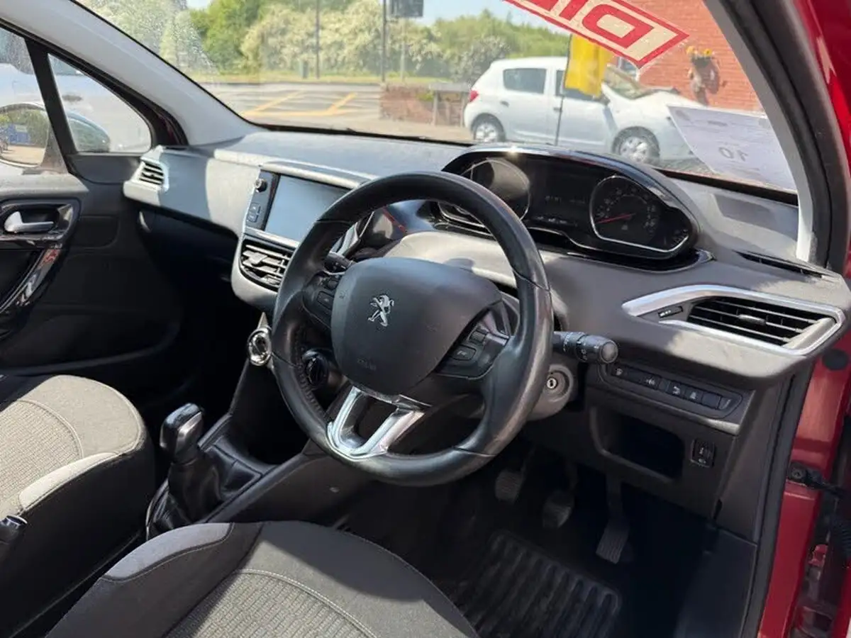 2014-peugeot-208-14td-style-14hdi-68bhp-5d-big-18