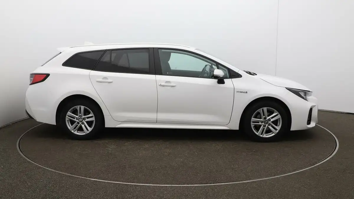 2023-suzuki-swace-18-motion-big-49