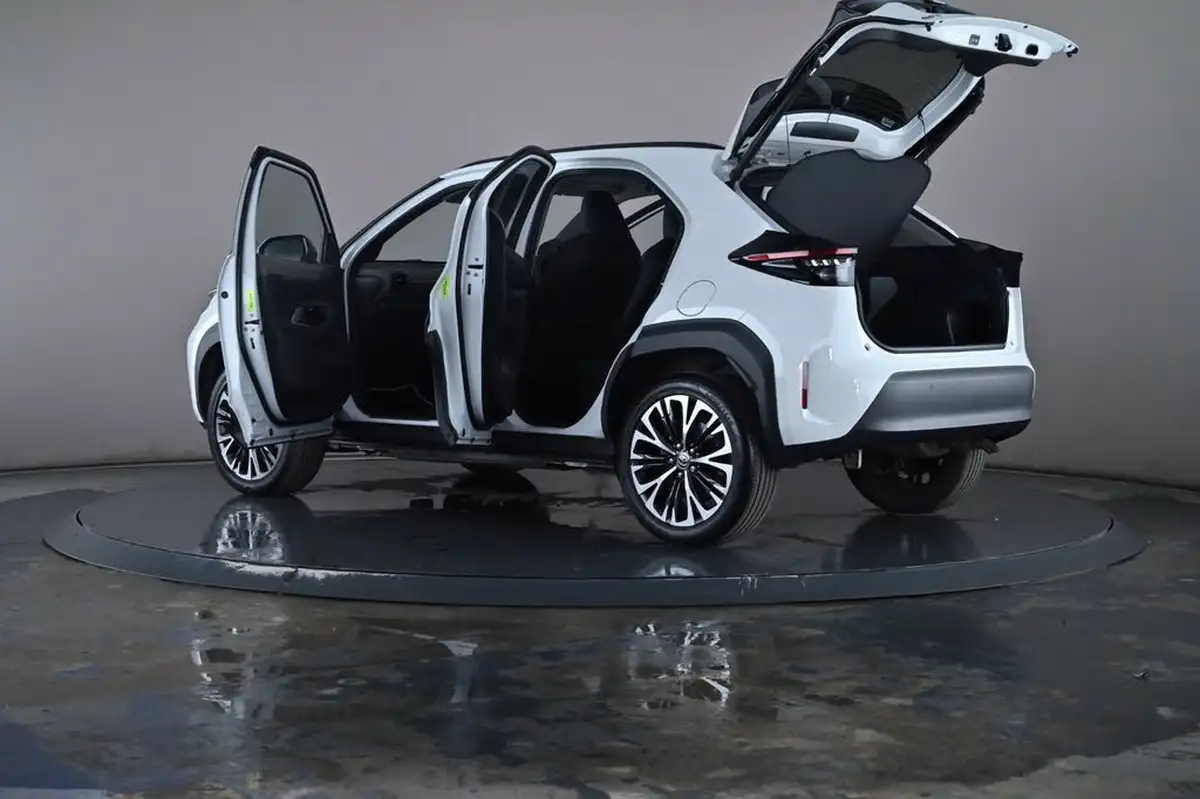 2023-toyota-yaris-cross-15-vvt-i-excel-awd-i-big-54