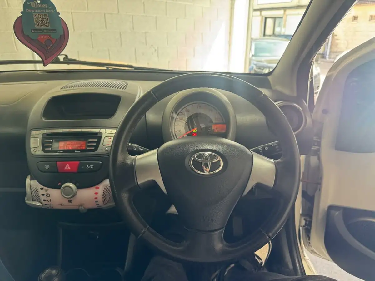 2013-toyota-aygo-10-aygo-ice-3d-big-12