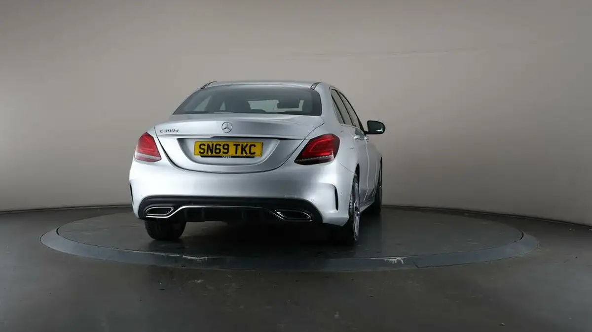 2019-mercedes-benz-c-class-20d-c300d-amg-line-245ps-ss-saloon-4d-big-70