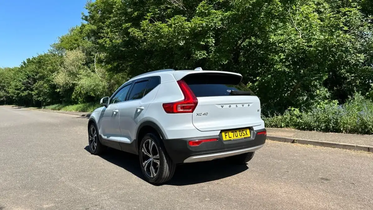 2020-volvo-xc40-20-b4-inscription-pro-big-40