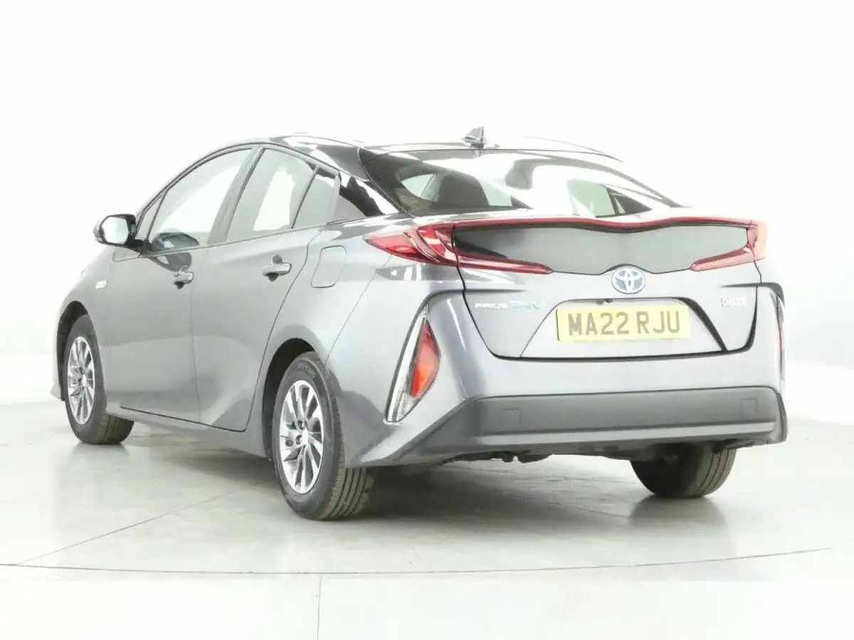 2022-toyota-prius-18-vvt-i-business-edition-plus-15in-alloys-cvt-big-6