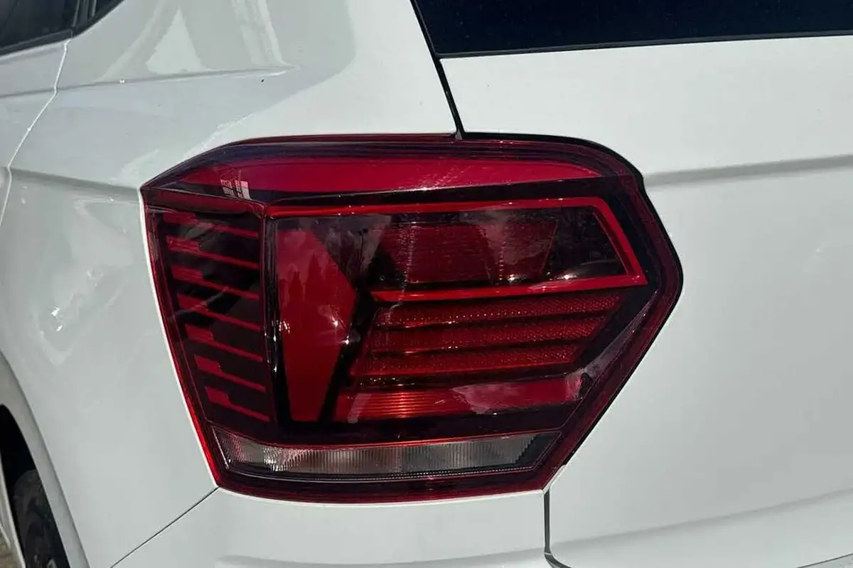 2021-volkswagen-polo-10-tsi-match-big-21