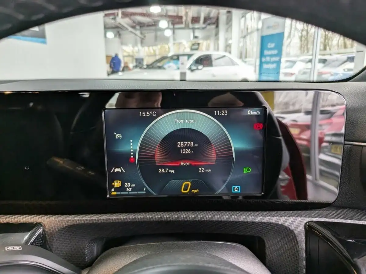 2019-mercedes-benz-a-class-13-a180-se-big-23