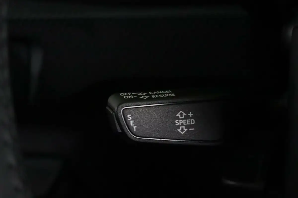 2020-audi-a1-10-25-tfsi-technik-big-20