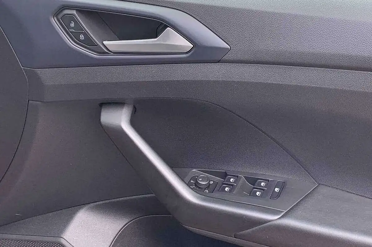 2022-volkswagen-t-cross-10-tsi-black-edition-95ps-big-28