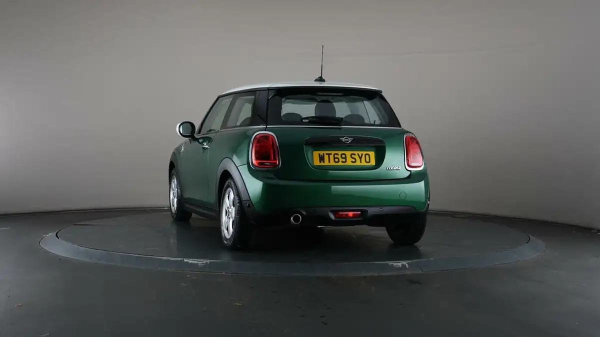 2019-mini-cooper-15-cooper-classic-hatchback-3d-big-48