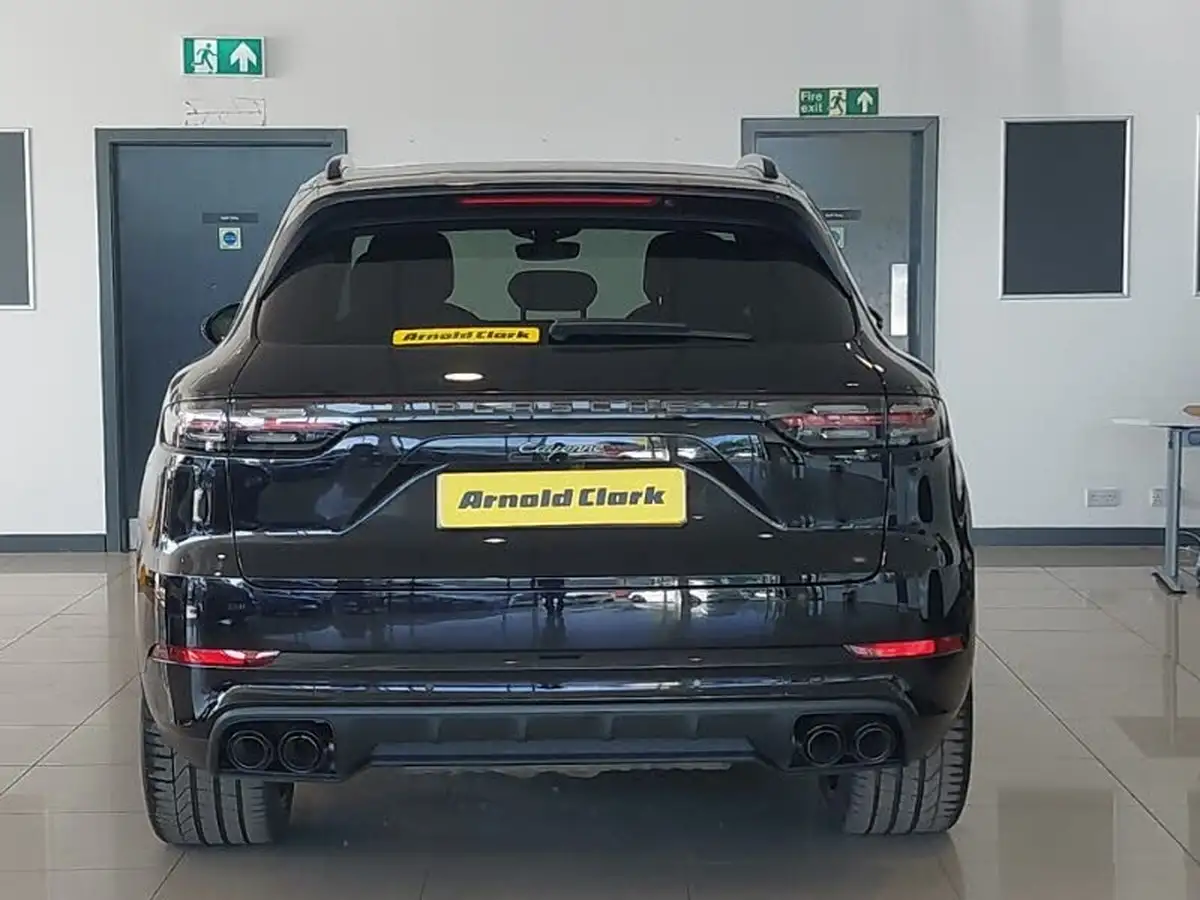2022-porsche-cayenne-30-v6-platinum-edition-station-wagon-big-14