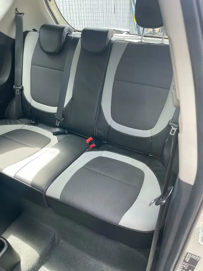 2012-kia-picanto-125-halo-big-29