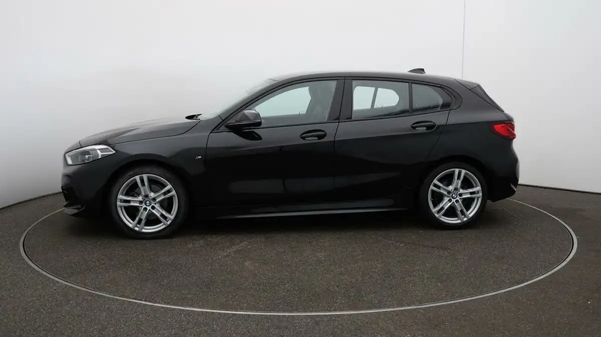 2022-bmw-1-series-15-118i-m-sport-lcp-big-4