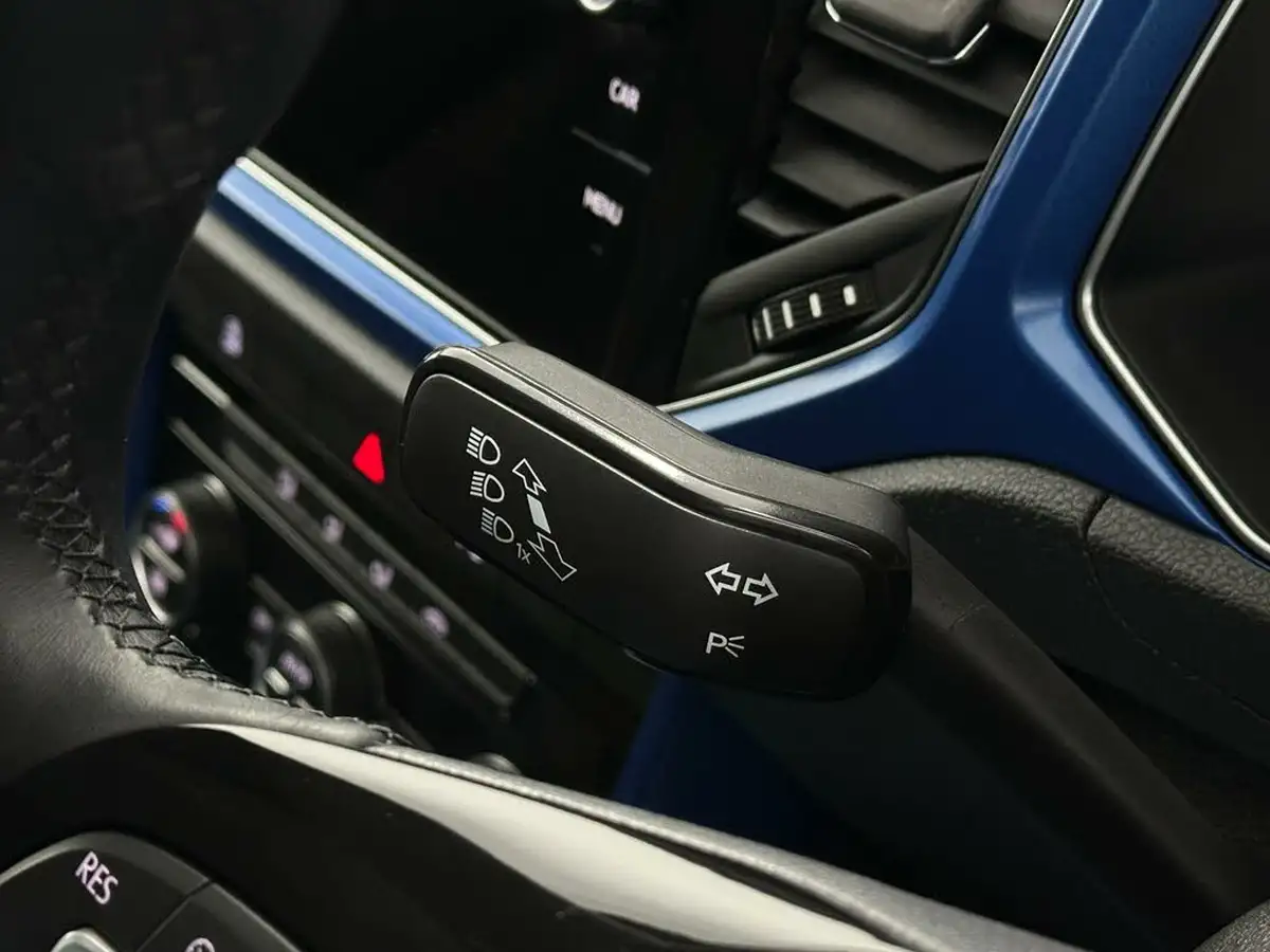2020-volkswagen-t-roc-10-tsi-design-115ps-hatchback-5d-big-12