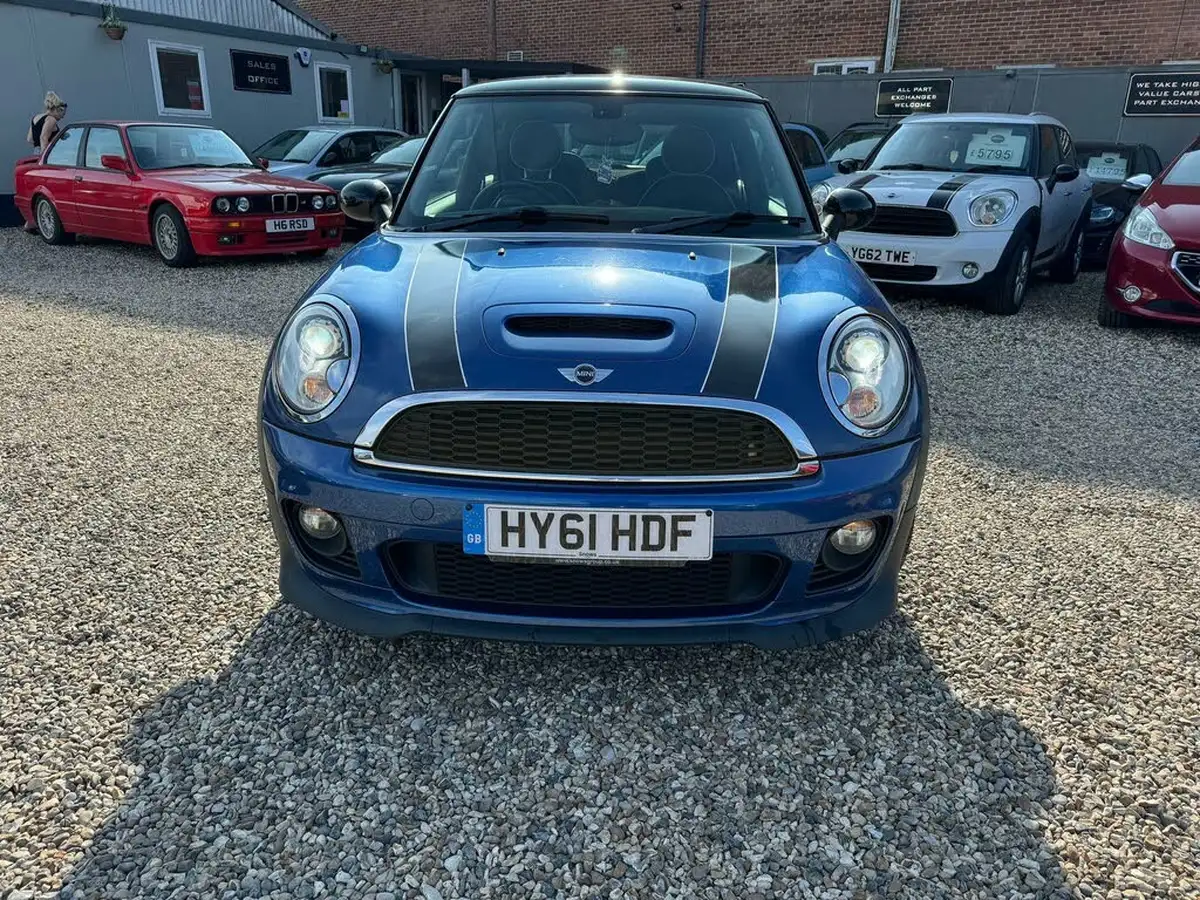 2011-mini-cooper-16-cooper-s-hatchback-3d-auto-big-2