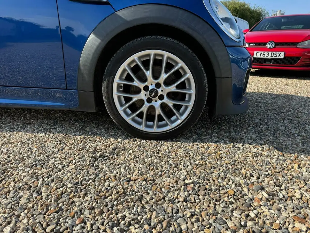 2011-mini-cooper-16-cooper-s-hatchback-3d-auto-big-54
