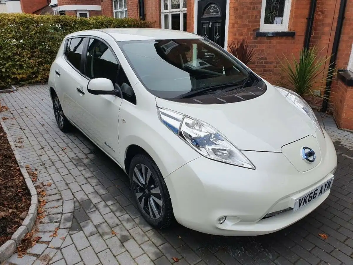 2016-nissan-leaf-e-tekna-30kwh-big-1