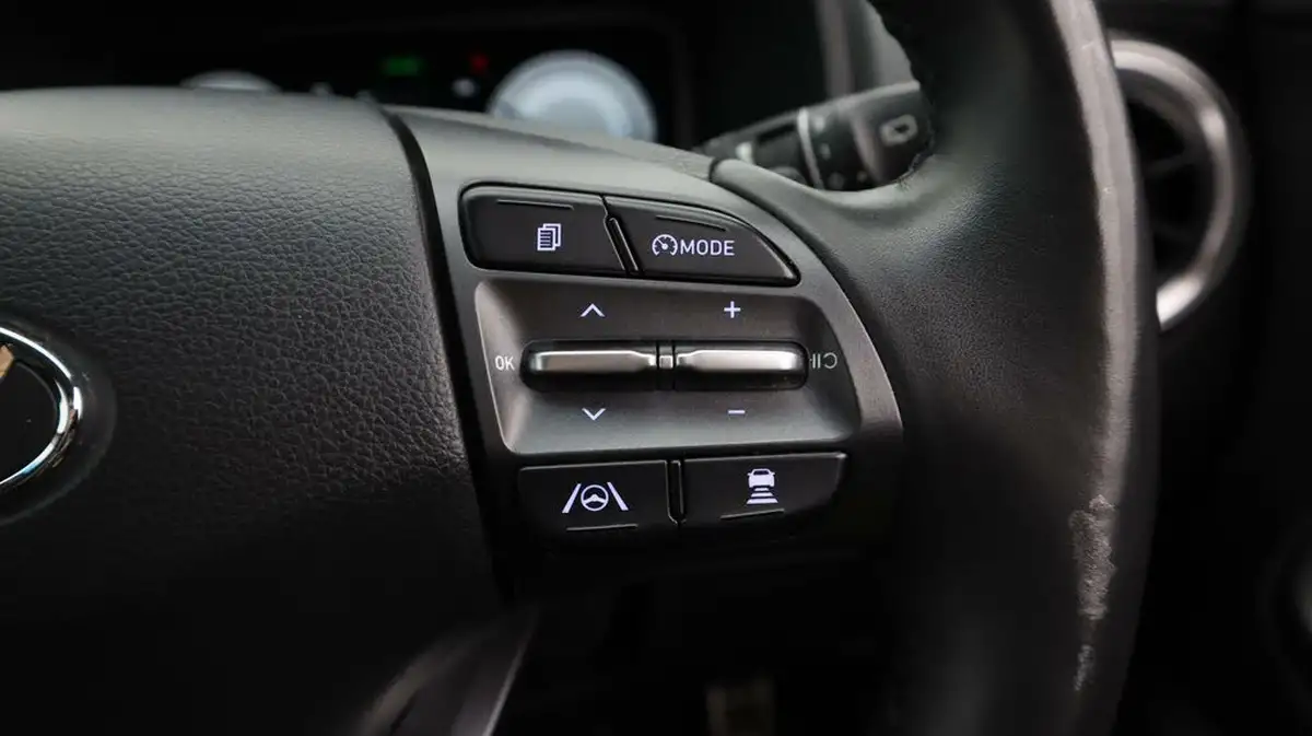 2021-hyundai-kona-e-ultimate-big-25