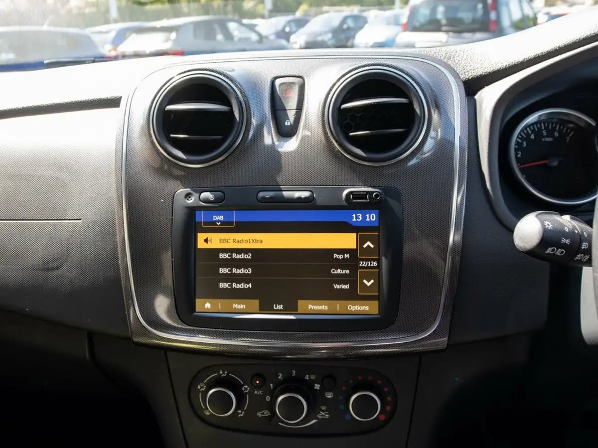2020-dacia-logan-mcv-stepway-09-tce-comfort-big-22