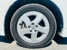 2011-toyota-prius-small-14