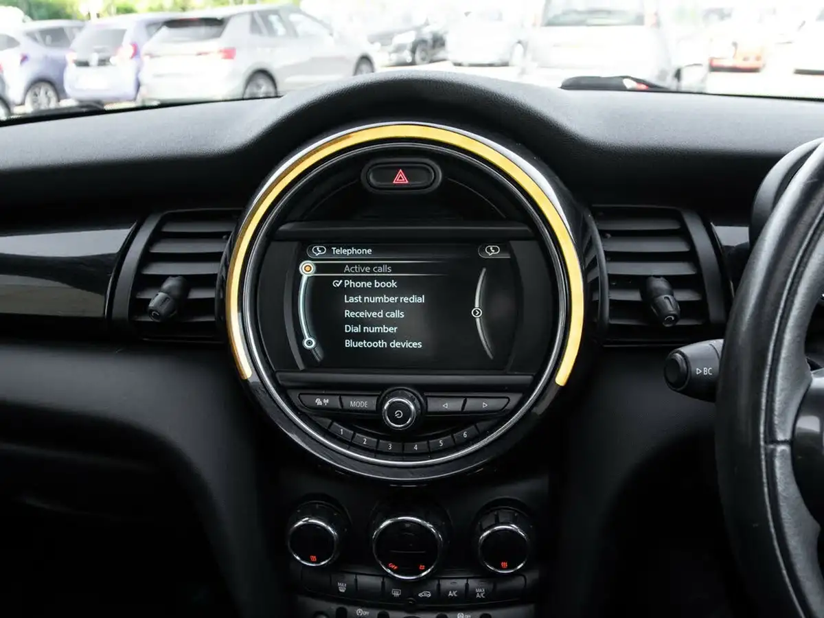 2017-mini-cooper-20-cooper-s-ss-hatchback-5d-big-24