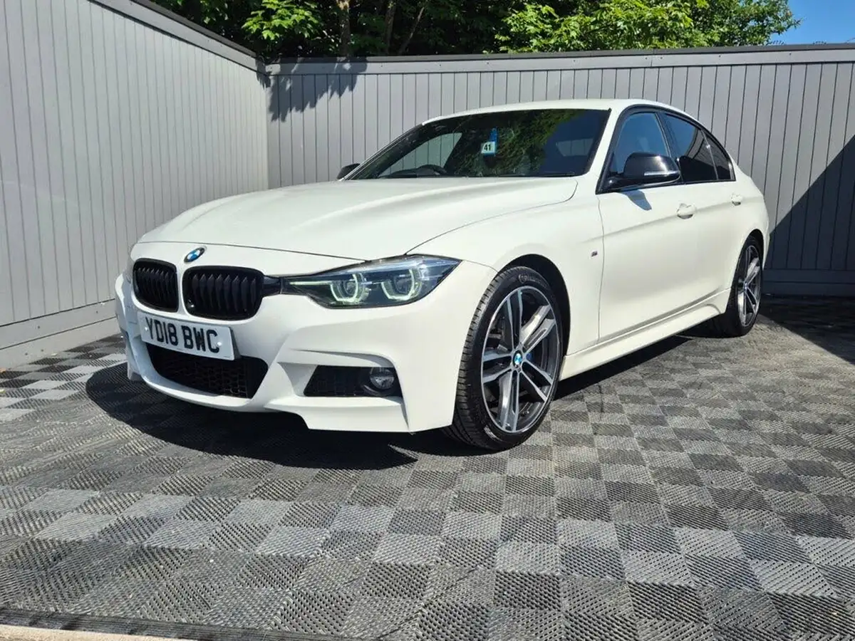 2018-bmw-3-series-20-320i-m-sport-shadow-edition-saloon-4d-auto-big-1