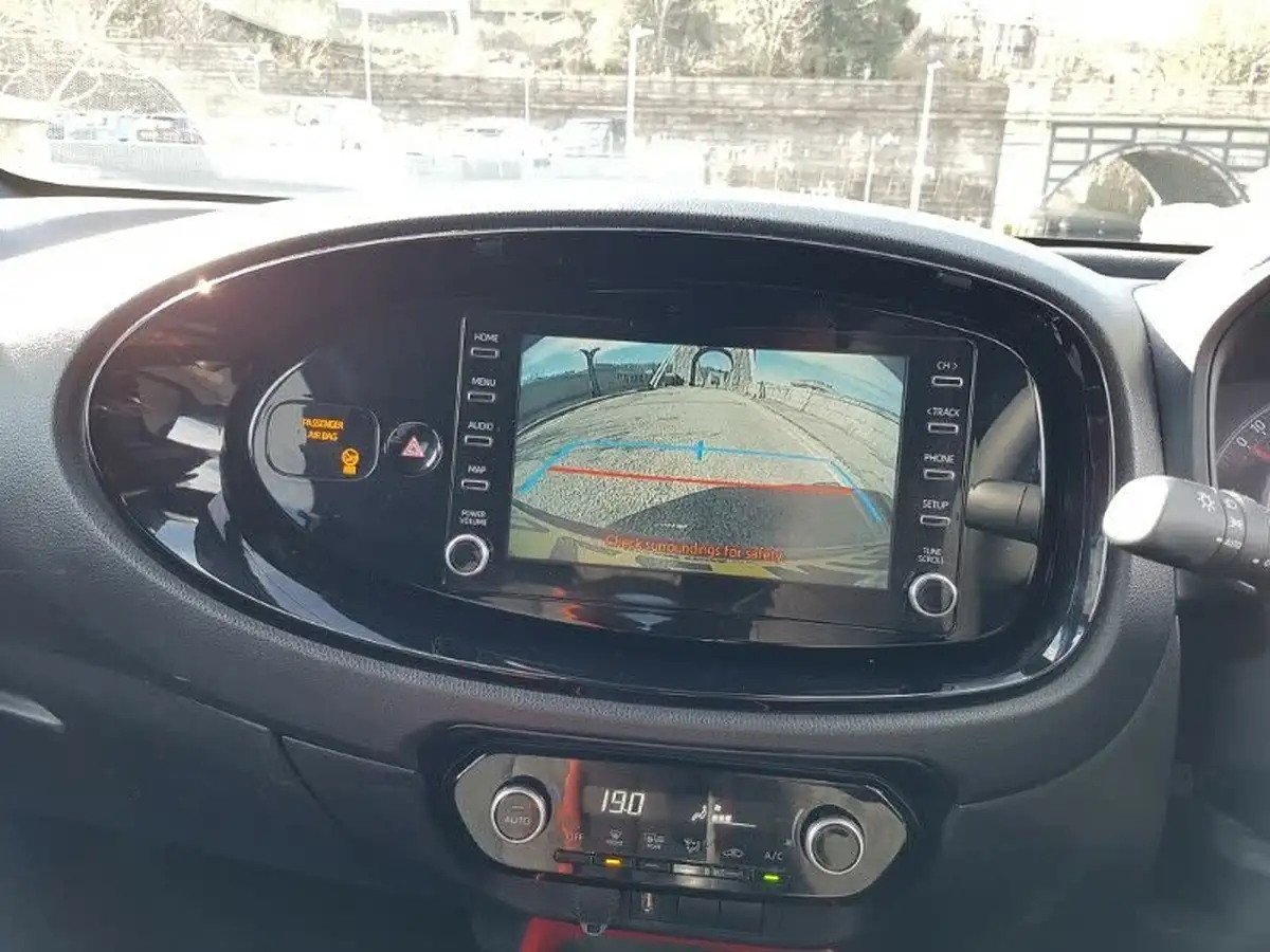 2022-toyota-aygo-x-10-vvt-i-edge-big-10
