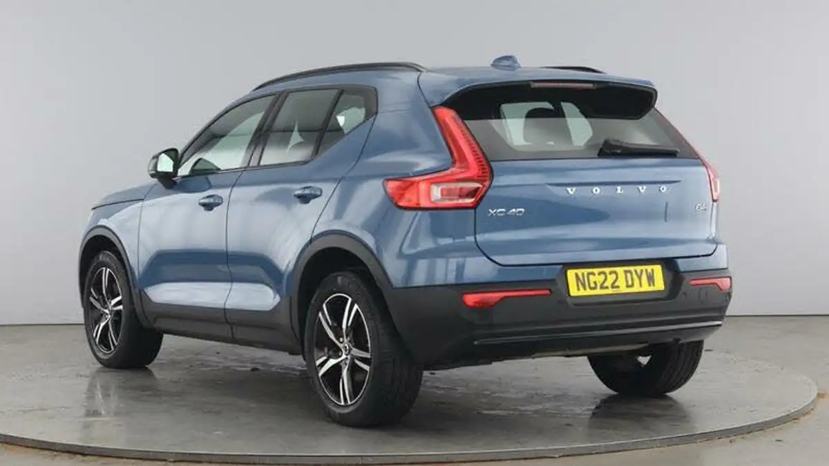 2022-volvo-xc40-20-b4-plus-awd-big-2