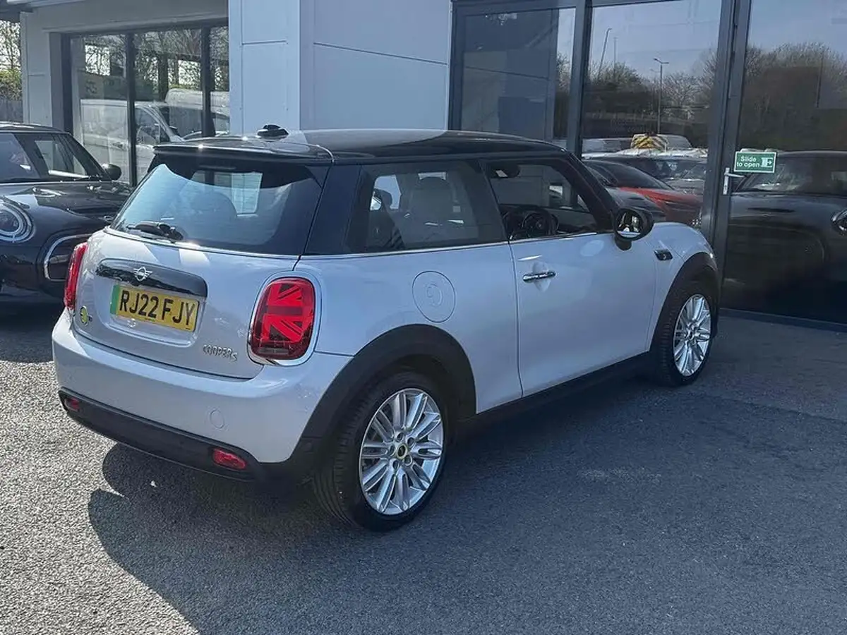 2022-mini-cooper-e-cooper-s-2-big-12