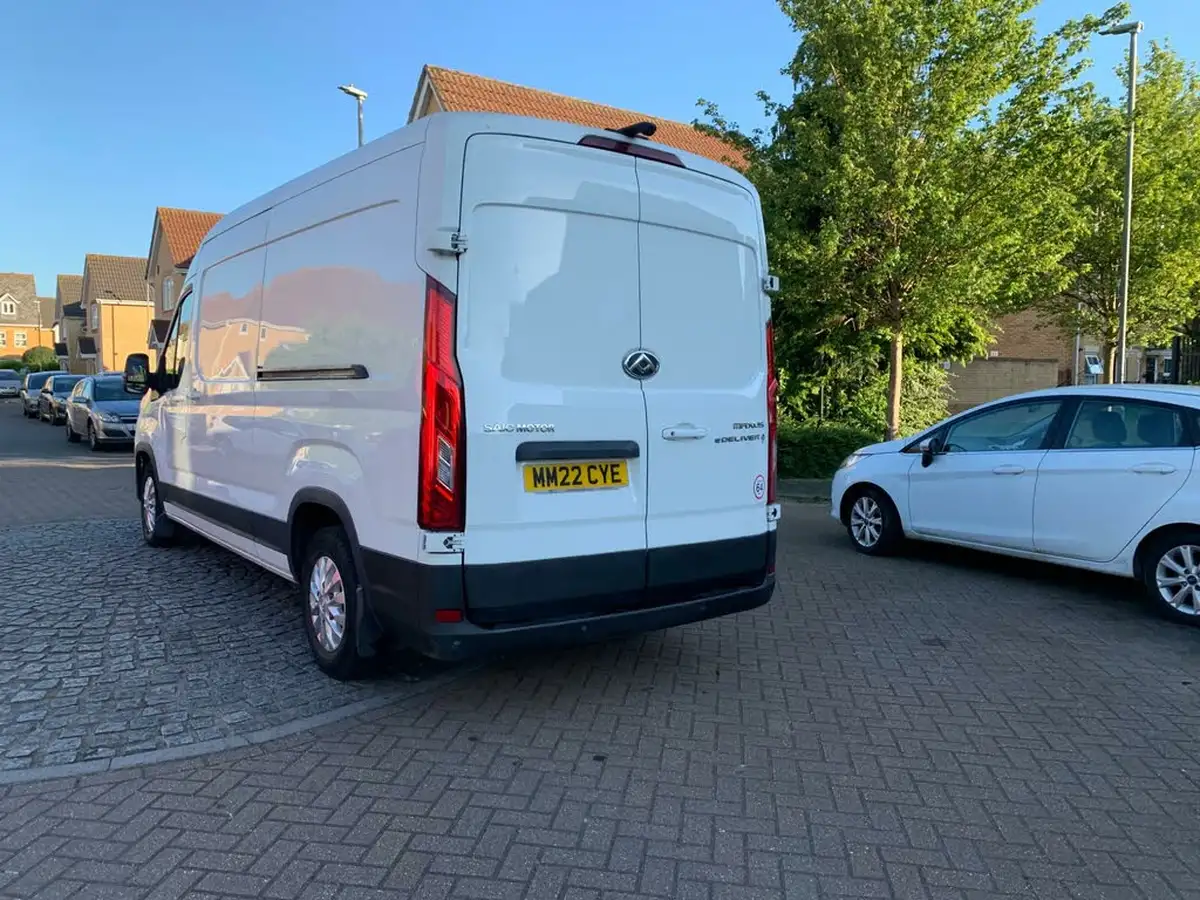 2022-maxus-e-deliver-9-e-lh-515kwh-big-43