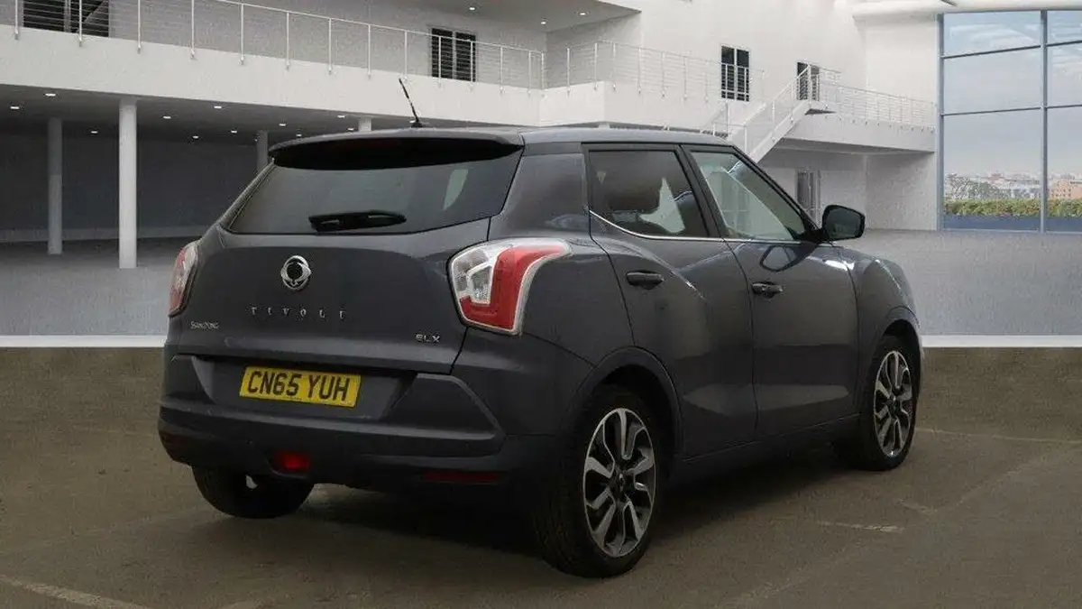 2015-kgm-ssangyong-tivoli-16-elx-big-10