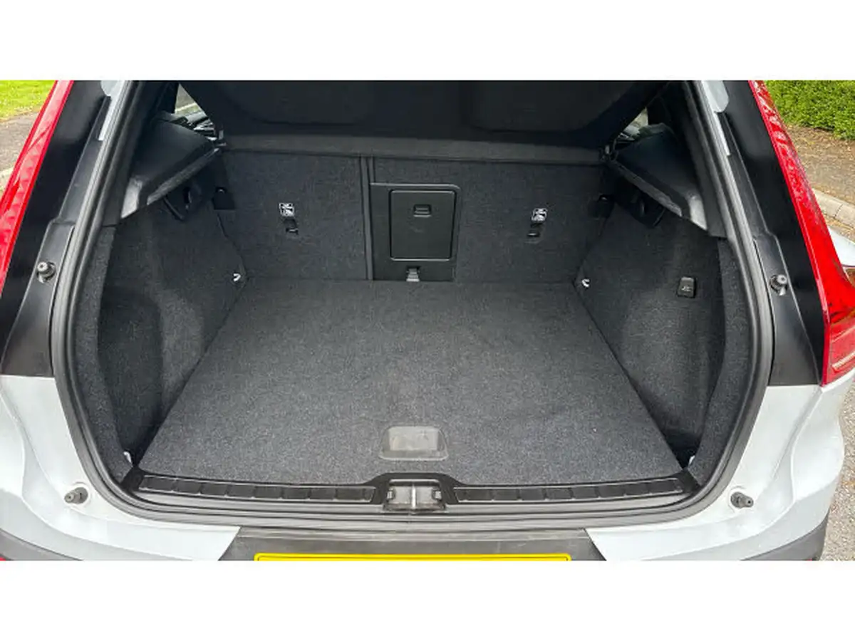 2022-volvo-xc40-15-t5-r-design-pro-big-16