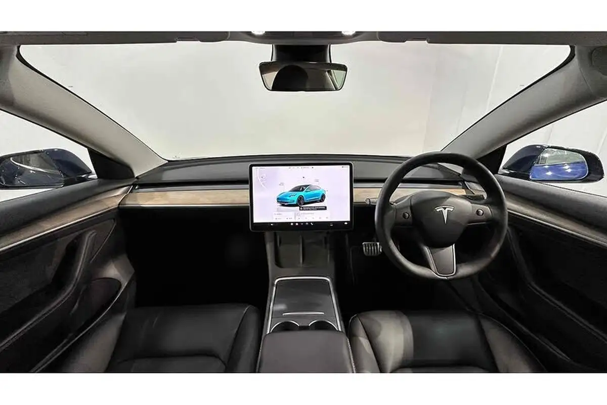 2022-tesla-model-3-e-performance-big-26