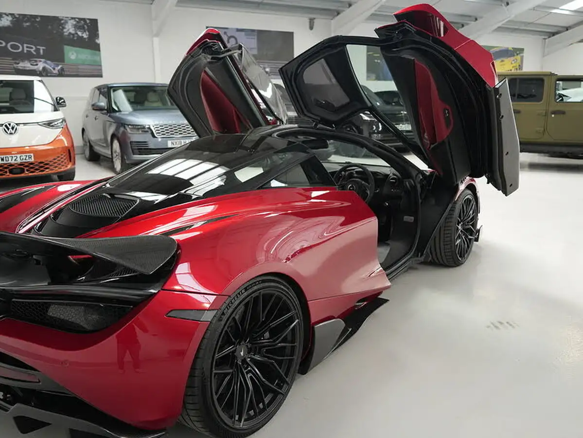 2018-mclaren-720s-40-luxury-big-15