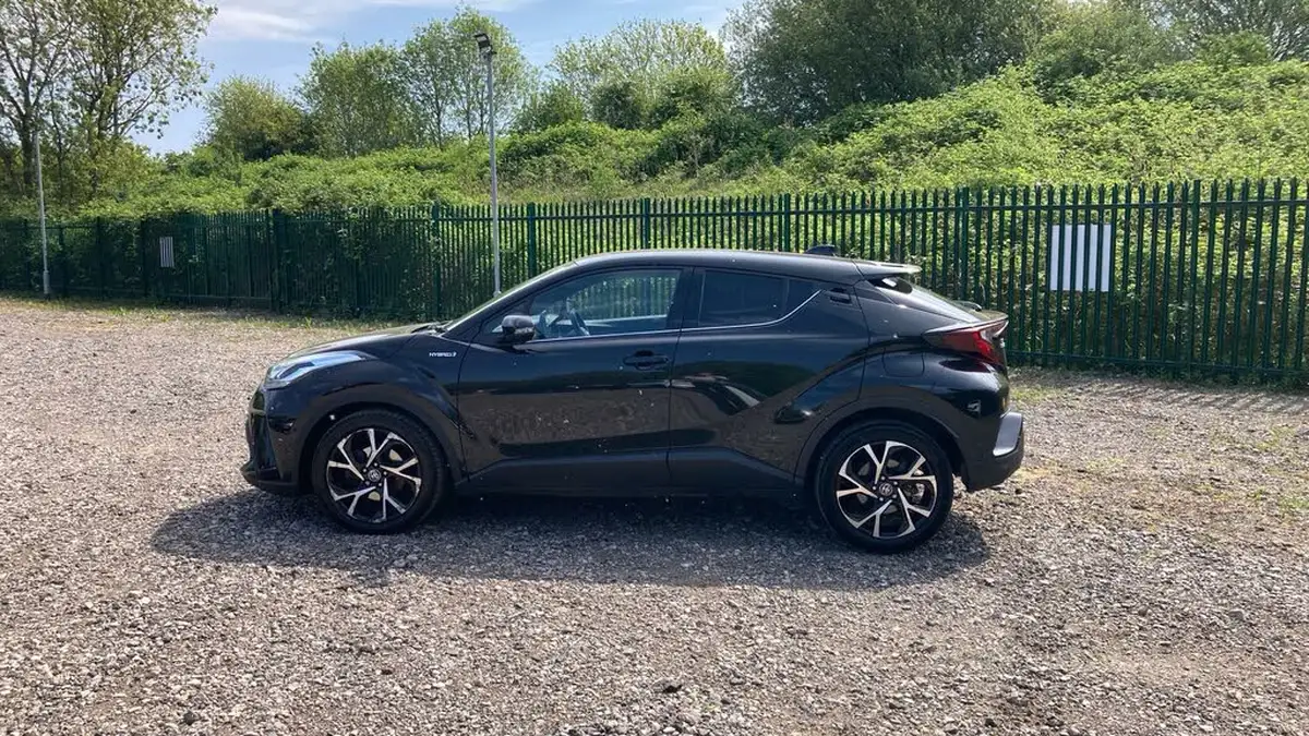 2022-toyota-c-hr-18-vvt-i-design-big-16