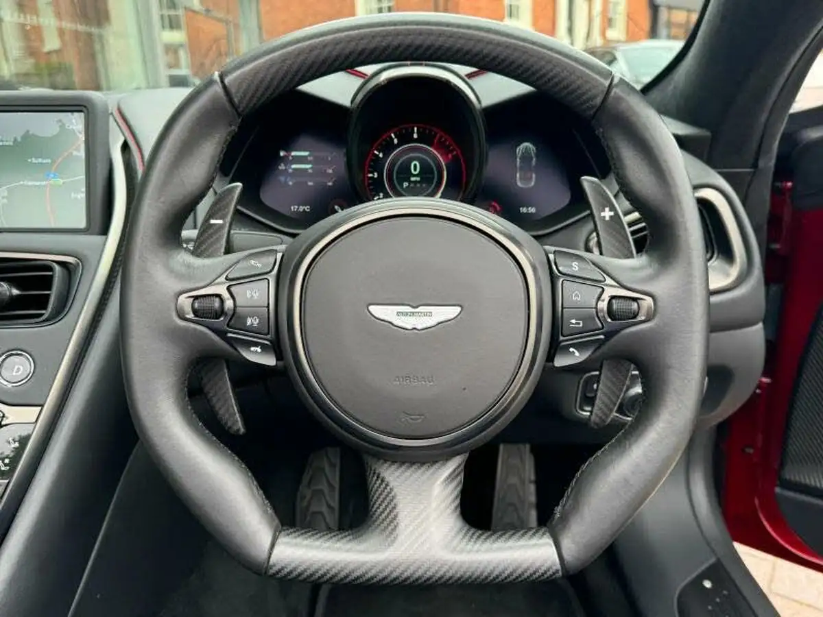 2023-aston-martin-dbs-52-v12-volante-big-10