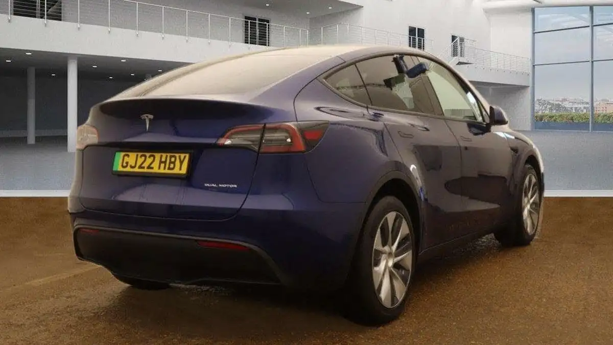 2022-tesla-model-y-e-long-range-big-3