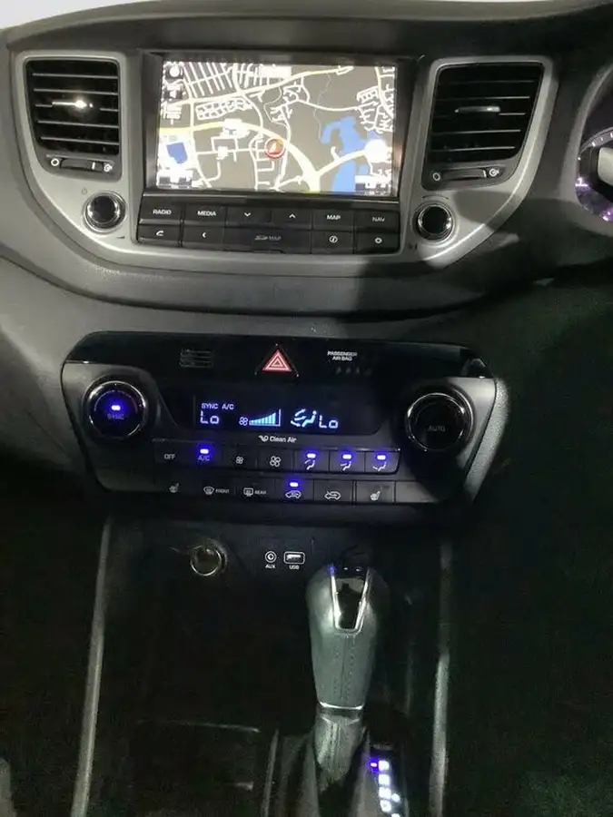 2017-hyundai-tucson-17crdi-blue-drive-premium-141ps-dct-big-25