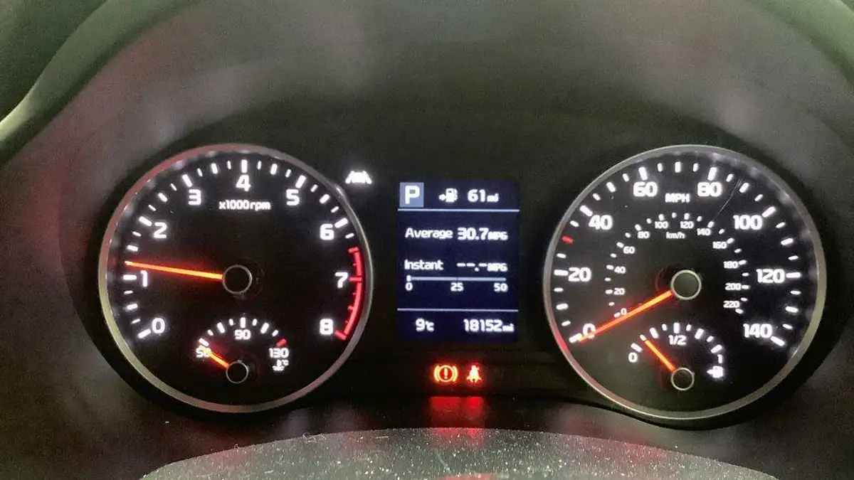 2020-kia-stonic-10-t-gdi-3-dct-big-14