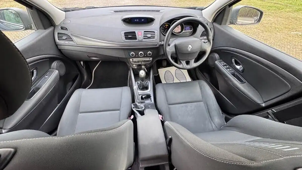 2009-renault-megane-15td-i-music-15dci-86bhp-hatchback-5d-big-2