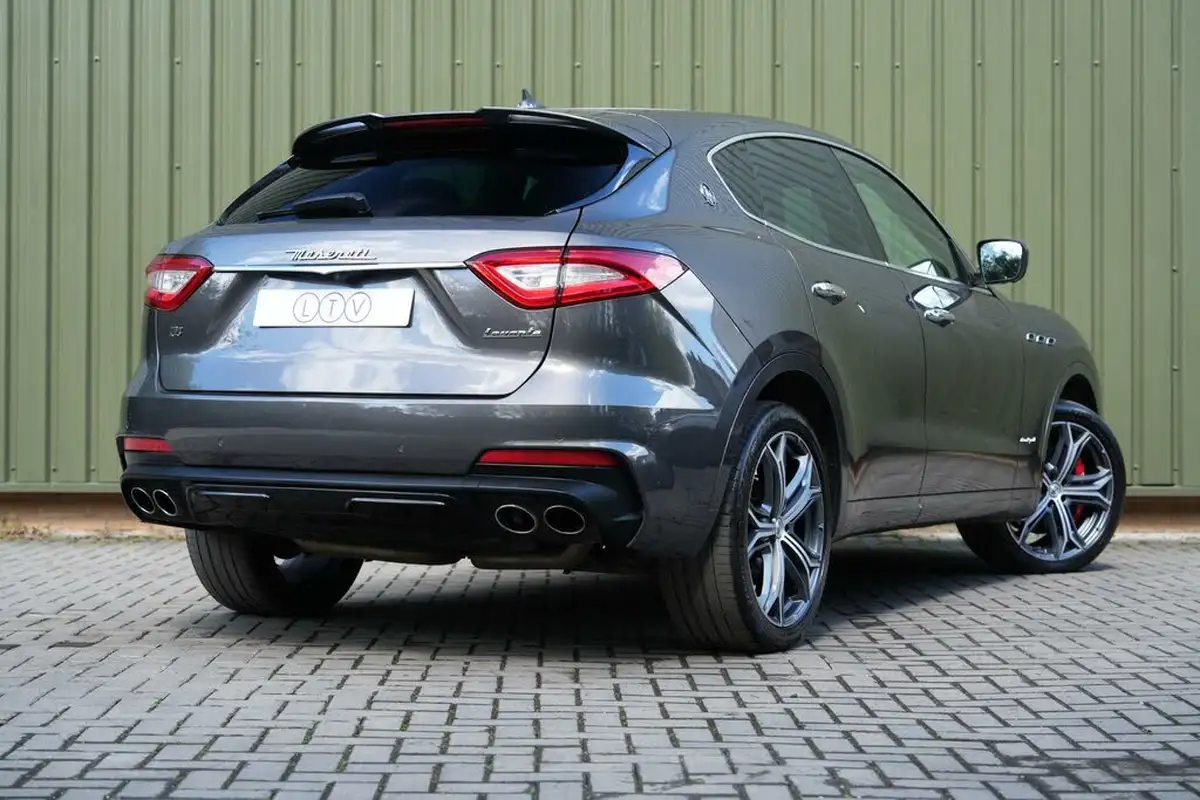 2019-maserati-levante-30-gransport-nerissimo-pack-ss-big-6
