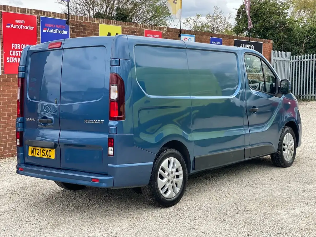 2021-renault-trafic-20dci-sl28-energy-120-sport-non-nav-big-2