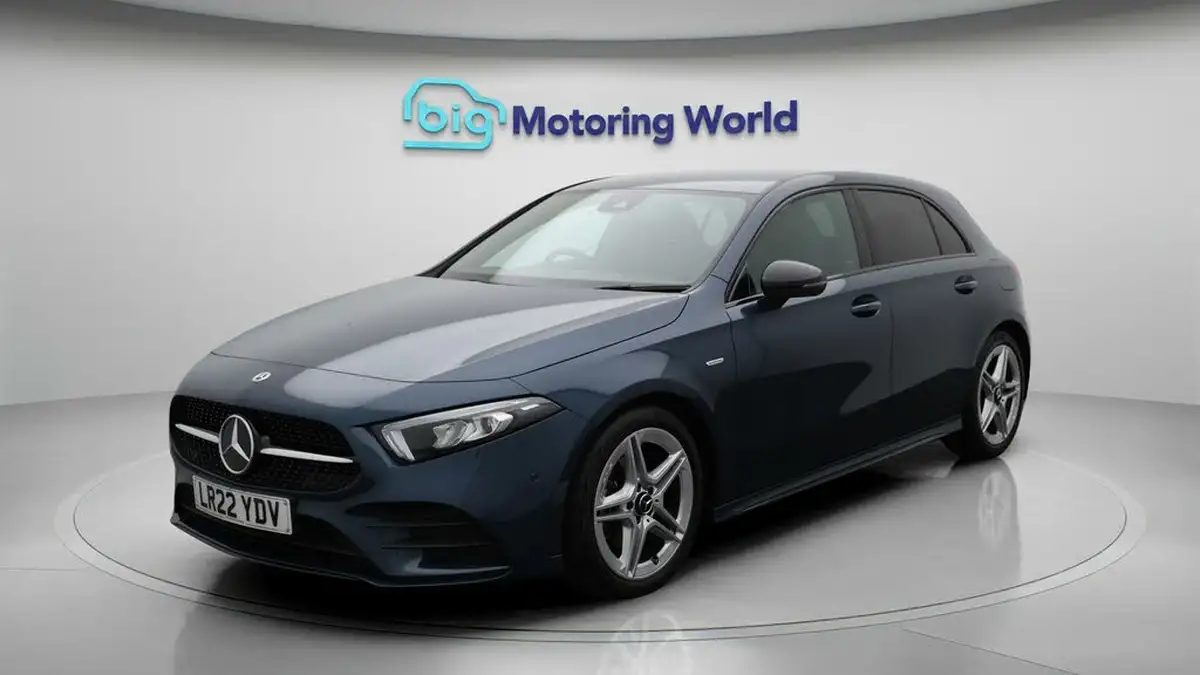 2022-mercedes-benz-a-class-13-a180-amg-line-executive-edition-hatchback-5d-7g-dct-big-3