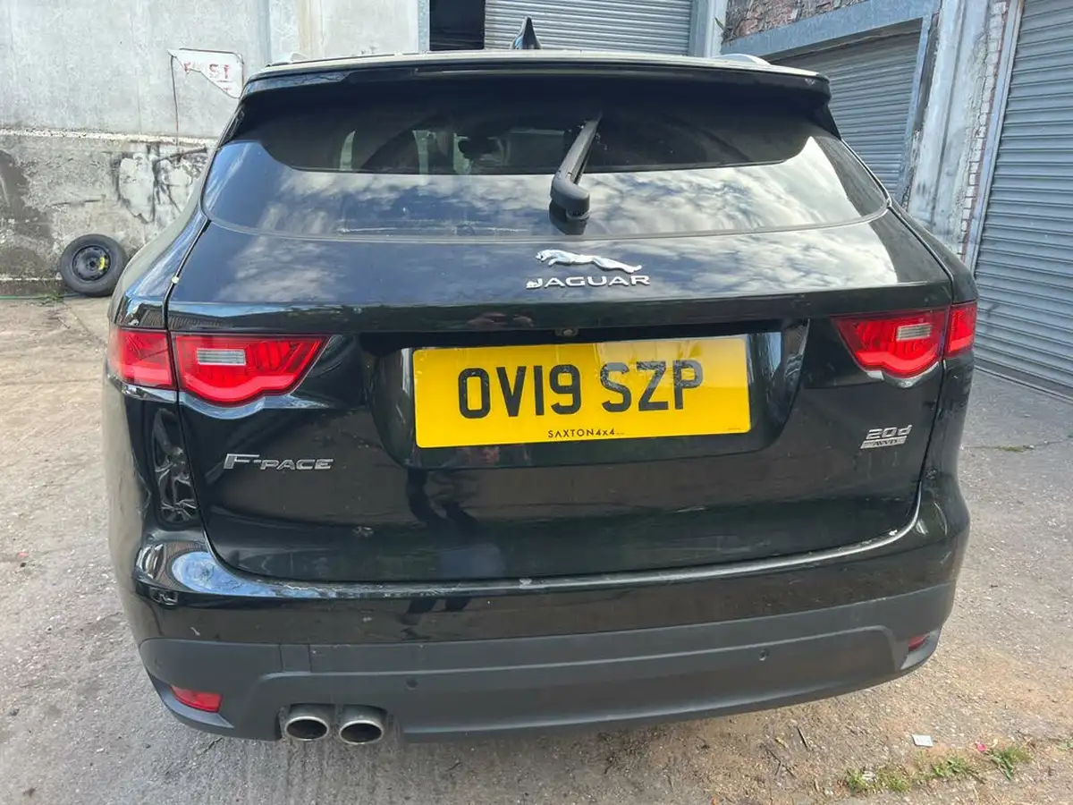 2019-jaguar-f-pace-20-i4d-portfolio-180ps-ss-auto-big-7