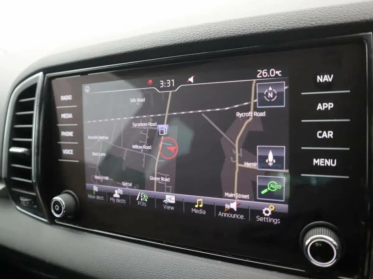2019-skoda-karoq-10-tsi-se-technology-big-24