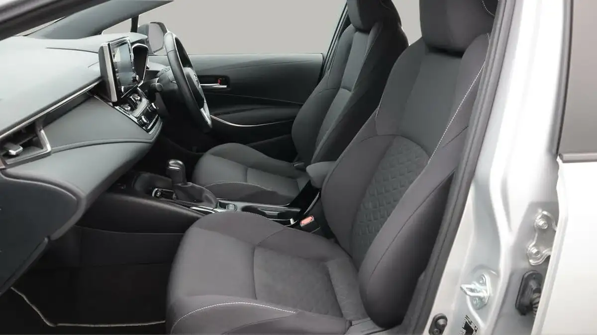 2021-toyota-corolla-18-vvt-i-icon-tech-spare-wheel-touring-sports-5d-big-13