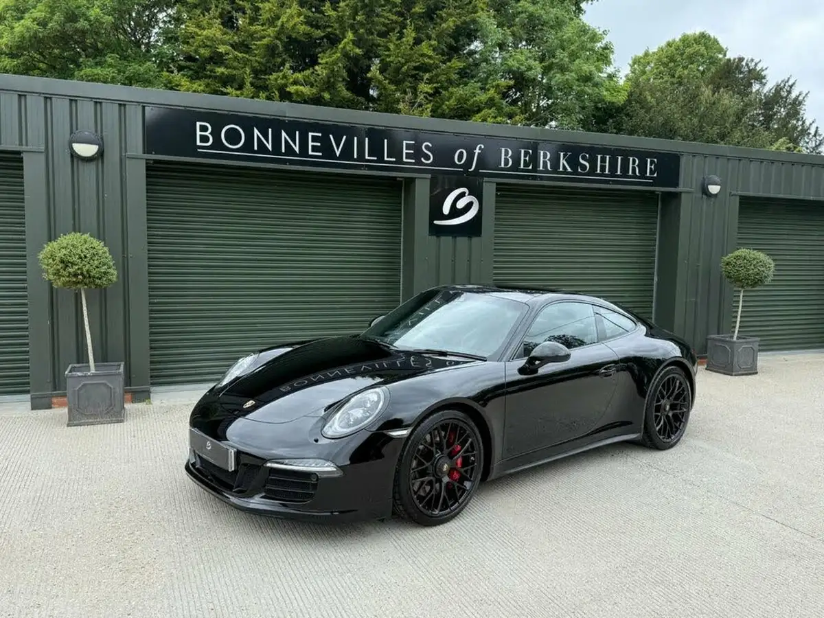 2015-porsche-911-38-carrera-gts-coupe-big-4