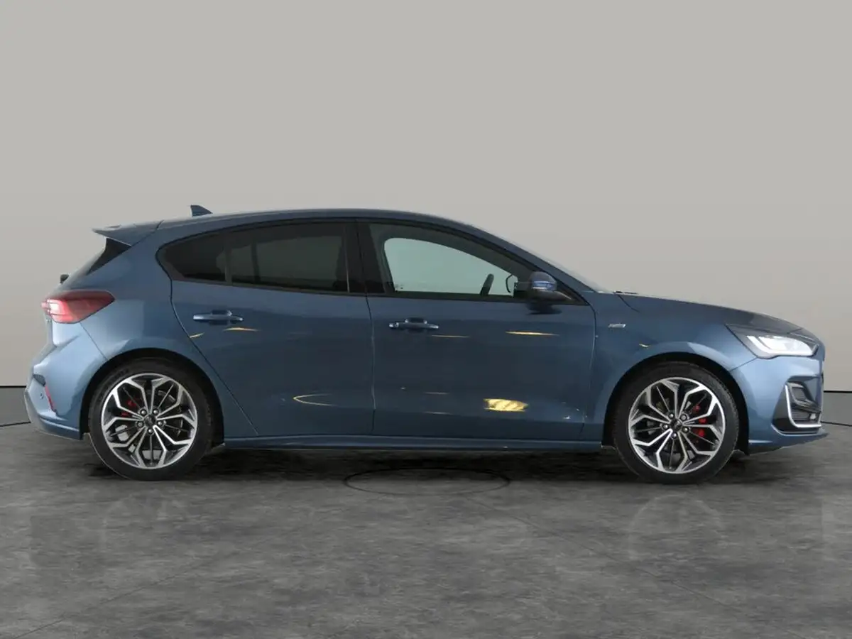 2023-ford-focus-10t-st-line-vignale-155ps-hybrid-mhev-hatchback-powershift-big-13